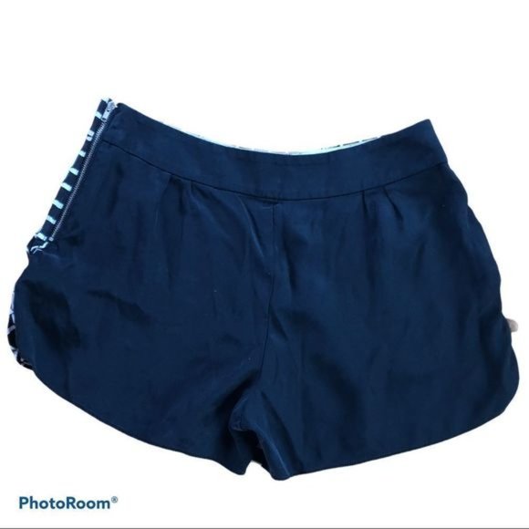 Wilfred Aritzia silk geometric checker shorts - Picture 6 of 6